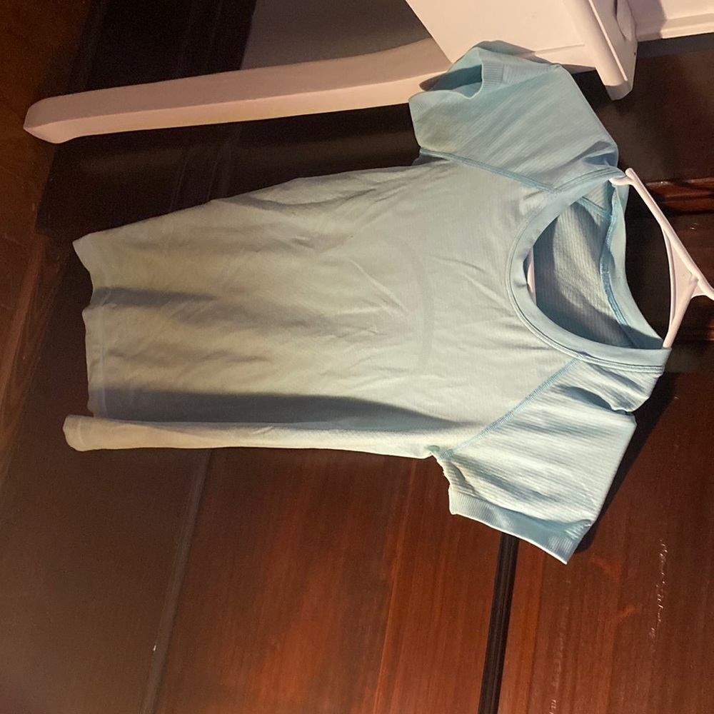 LULULEMON SIZE 2 SWIFTLY TECH